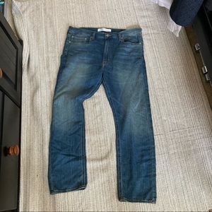 Signature Levi Strauss & Co. Men denim jeans. Size 38/30.